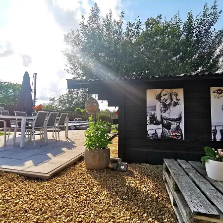 Pop Up & Tomorrow's Paradise & Private Transport Tml Schelle